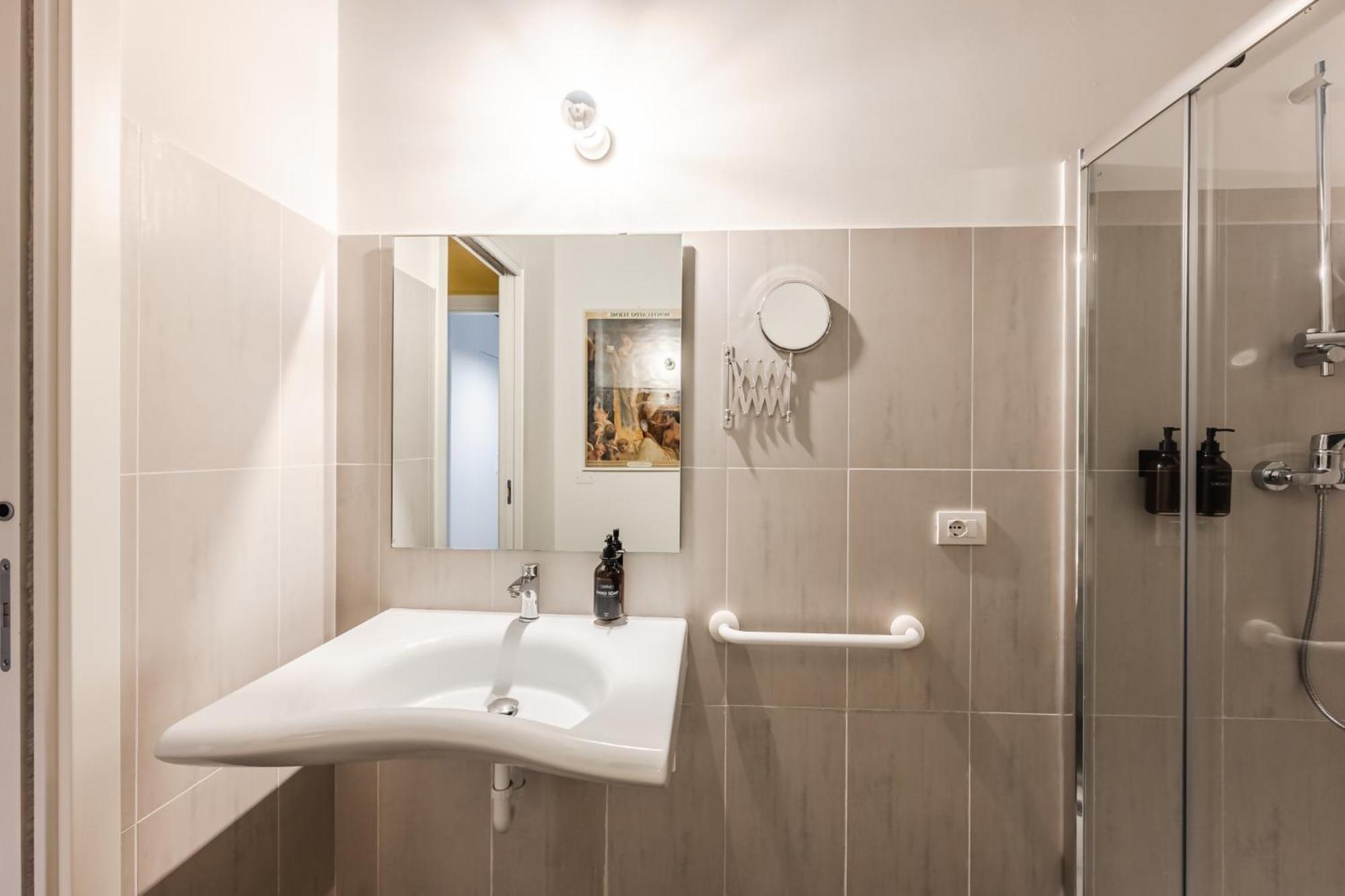 Infinity Suite Verona Free Parking Luaran gambar